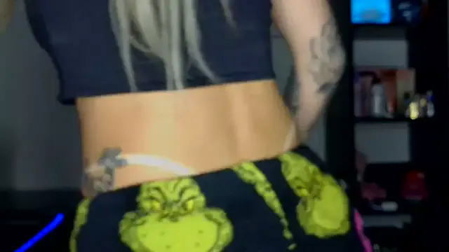 AntonioWest – webcam model profile photo Image 10