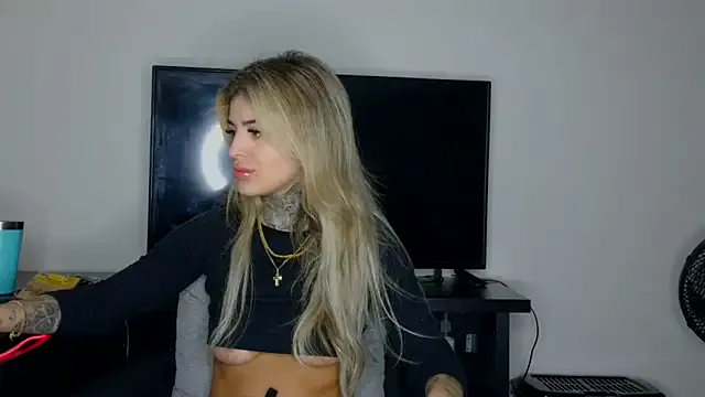 AntonioWest – webcam model profile photo Image 6