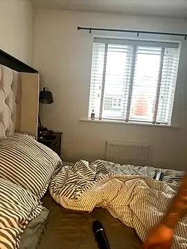 hotmilfbitch – webcam model profile photo Image 7