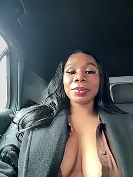 AmyBelmontt – webcam model profile photo Image 19