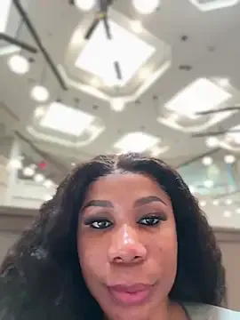 AmyBelmontt – webcam model profile photo Image 2