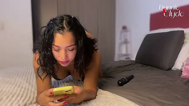 KimKelly13 – webcam model profile photo Image 5