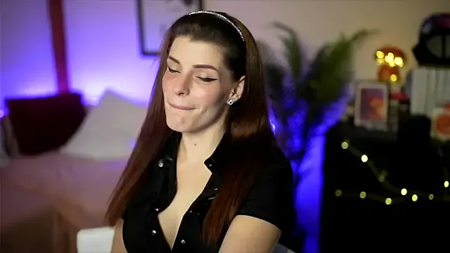 Miah_Hills – webcam model profile photo Image 5