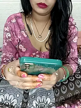 Brilliant-Kiss – webcam model profile photo Image 10