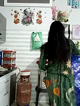 Brilliant-Kiss – webcam model profile photo Image 14