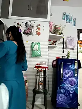 Brilliant-Kiss – webcam model profile photo Image 16