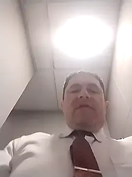 ZaraReyes – webcam model profile photo Image 17