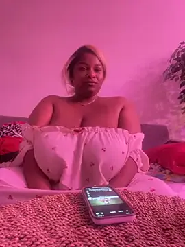 AmyBelmontt – webcam model profile photo Image 11