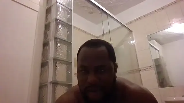 MoniLing – webcam model profile photo Image 10