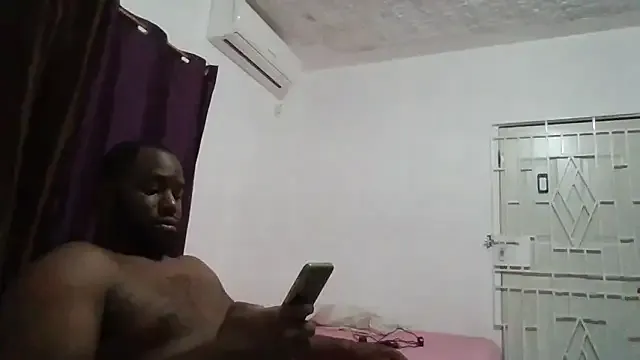 MoniLing – webcam model profile photo Image 11