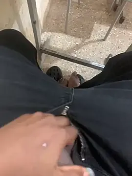 JulyWood – webcam model profile photo Image 8