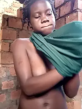 riri_brunnete – webcam model profile photo Image 11