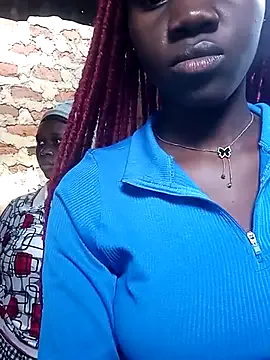 riri_brunnete – webcam model profile photo Image 3