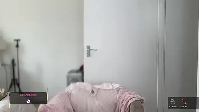 CassieGil – webcam model profile photo Image 4