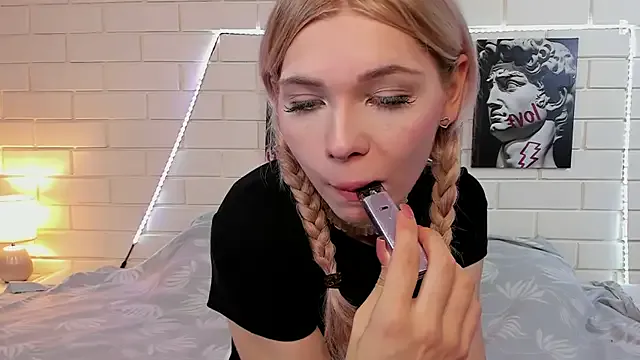 SofieLee – webcam model profile photo Image 12