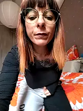 AmyBelmontt – webcam model profile photo Image 3