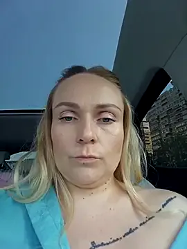 VivianWilson – webcam model profile photo Image 12