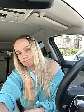 VivianWilson – webcam model profile photo Image 2