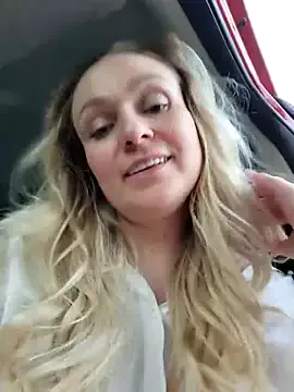 VivianWilson – webcam model profile photo Image 5