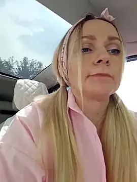 VivianWilson – webcam model profile photo Image 7