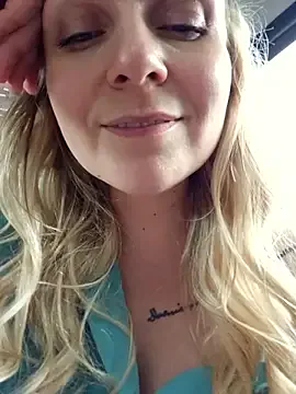 VivianWilson – webcam model profile photo Image 9