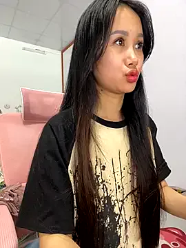 LaraHarvey – webcam model profile photo Image 2