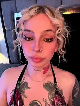 XxAlliGirlNextDoor – webcam model profile photo Image 13