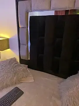 XxAlliGirlNextDoor – webcam model profile photo Image 19