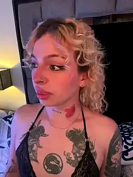 XxAlliGirlNextDoor – webcam model profile photo Image 4