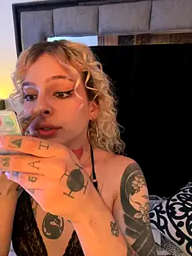 XxAlliGirlNextDoor – webcam model profile photo Image 5