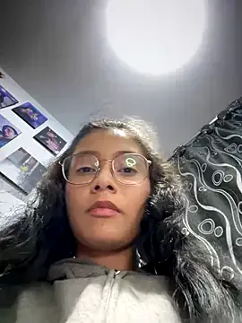 HOT-CUPAL22 – webcam model profile photo Image 6