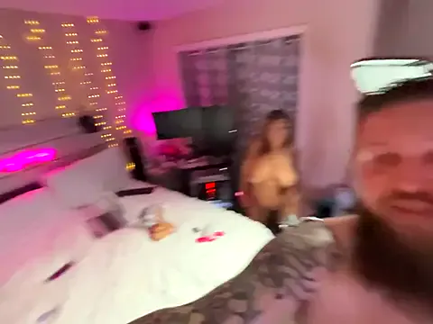 JuliaQuinn – webcam model profile photo Image 2