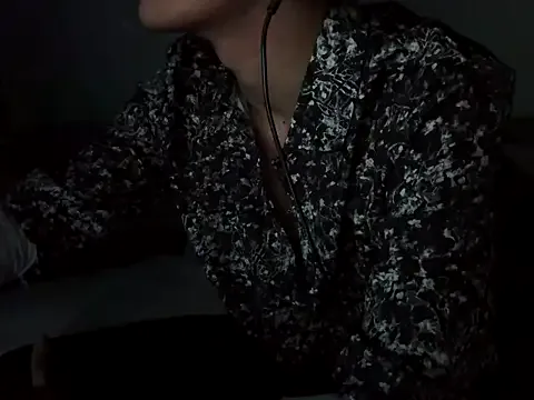 AmyBelmontt – webcam model profile photo Image 18