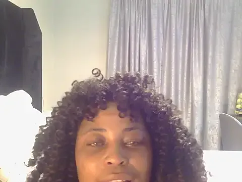 AuroraRuiz – webcam model profile photo Image 12