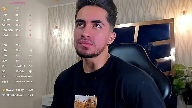 AmyBelmontt – webcam model profile photo Image 4