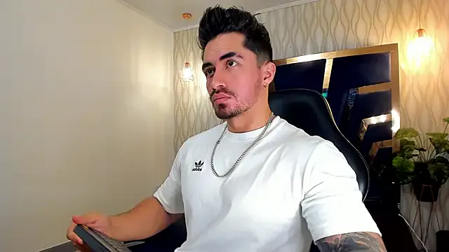 AmyBelmontt – webcam model profile photo Image 6