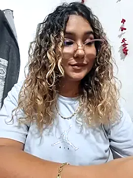 CassieGil – webcam model profile photo Image 16