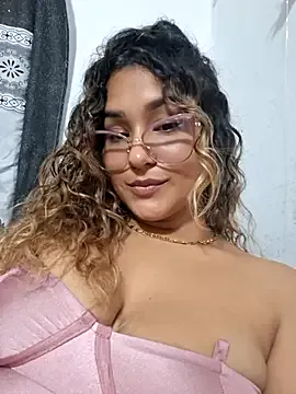 CassieGil – webcam model profile photo Image 18