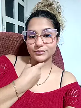 CassieGil – webcam model profile photo Image 3