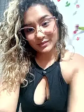 CassieGil – webcam model profile photo Image 7