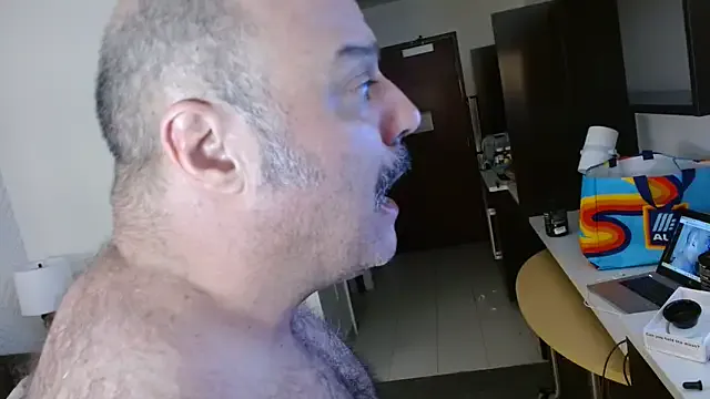 Amida_Chris – webcam model profile photo Image 15