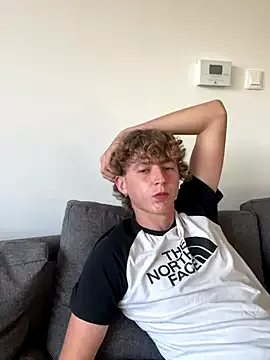 Alikams – webcam model profile photo Image 12