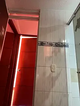 LiaBoston – webcam model profile photo Image 16