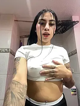 LiaBoston – webcam model profile photo Image 5