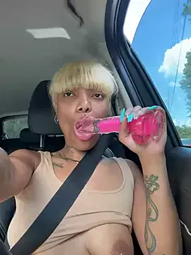 AmyBelmontt – webcam model profile photo Image 7