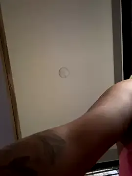 AmyBelmontt – webcam model profile photo Image 9