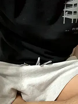 NikkiHollandXXX – webcam model profile photo Image 10