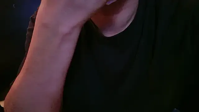 NikkiHollandXXX – webcam model profile photo Image 11