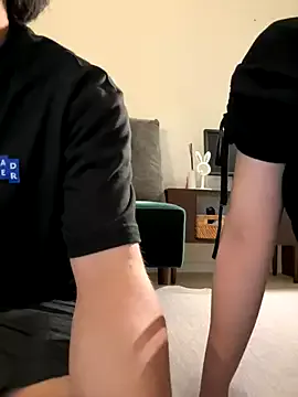 NikkiHollandXXX – webcam model profile photo Image 5