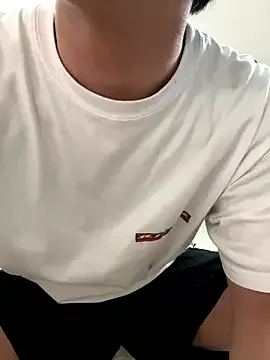 NikkiHollandXXX – webcam model profile photo Image 6